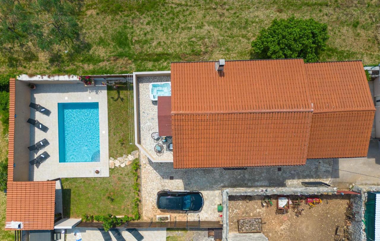 Holiday House Boky ボドニャン エクステリア 写真